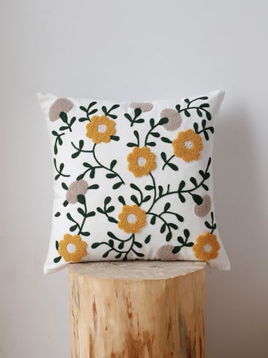 FUNDA COJÍN HOMESTORE BORDADA ENREDADERA 45 X 45 CM MOSTAZA - 2