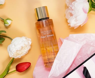 BODY SPLASH VICTORIA'S SECRET AMBER ROMANCE MUJER 250 ML - 2