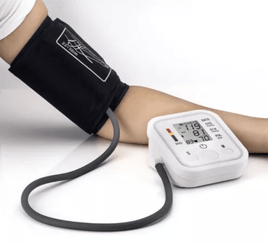 TENSIÓMETRO DIGITAL RIQUI DE BRAZO MEDIDOR PRESIÓN ARTERIAL PULSO COLOR BLANCO - 1