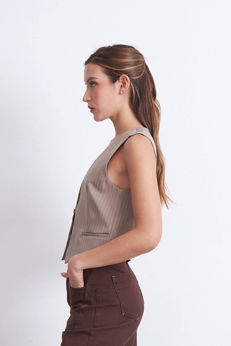 GILET SASTRERO RAYAS DIPLOMATICAS KHAKI MUJER NICOPOLY