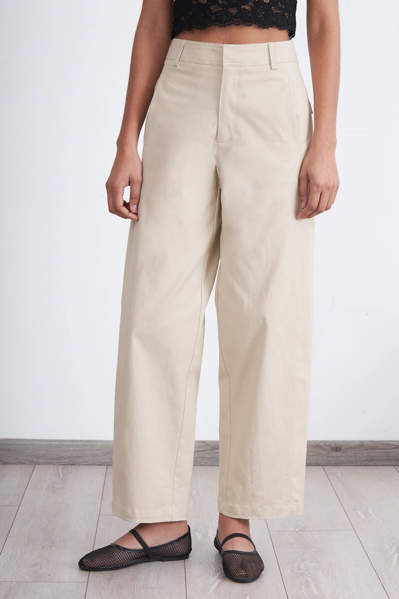 PANTALON CORTE BARREL BEIGE NICOPOLY