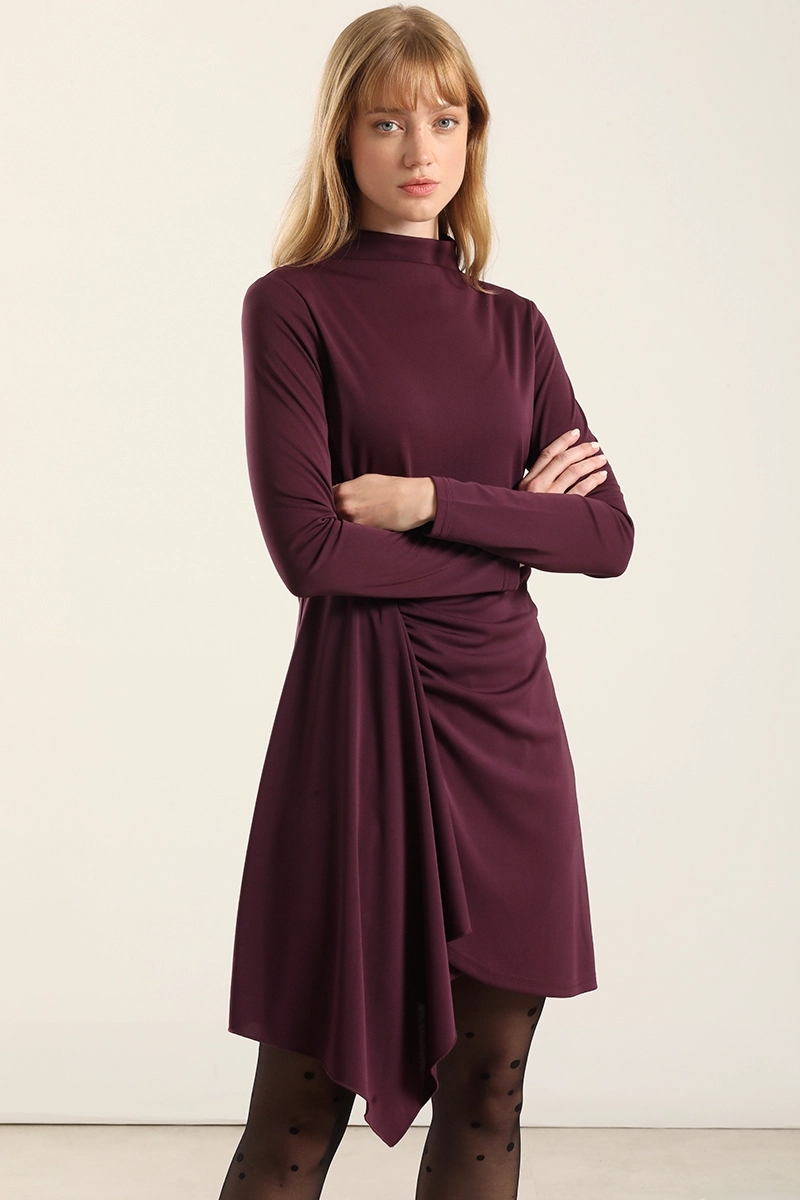 VESTIDO CON RUCHA, CIRUELA LIOLA
