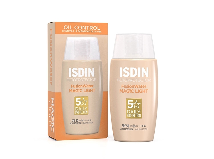 PROTECTOR SOLAR FACIAL ISDIN FUSION WATER MAGIC COLOR LIGHT SPF 50 50 ML